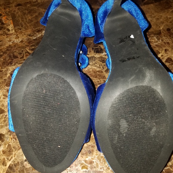 Heels - Picture 3 of 3